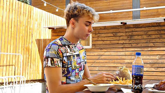 Apolo Fernandez and Tonni Veroncini share deep kisses and sweaty gay passion