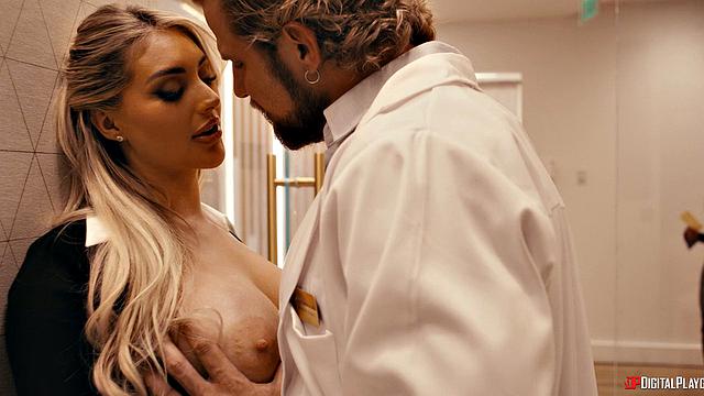 Блондинка с большими сиськами дает врачу отсос и получает титфак в кабинете пластического хирурга от Dr. Andre Lemieux и кайфует от его члена, пока он кончает ей на лицо - Kayley Gunner в неверной жене и изменах мужа.