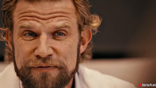 Блондинка с большими сиськами дает врачу отсос и получает титфак в кабинете пластического хирурга от Dr. Andre Lemieux и кайфует от его члена, пока он кончает ей на лицо - Kayley Gunner в неверной жене и изменах мужа.