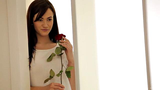 Луна Ора сдается под натиском языка и пальцев Тесс