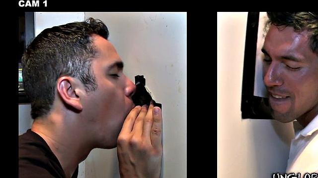 Стрейт залетел в кабинку - вылетел с белой маской на лице