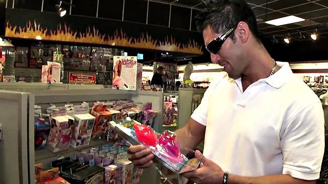 Real straight dude gloryhole sucked by stud till cumshot on face