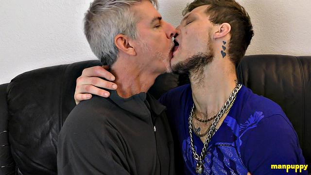 Hot Gay Kissing 43 - Jake Skittles and Richard Lennox