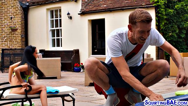 Stunning latina babe fucked outdoors