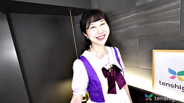 Neiro Ayukawa соблазняет в белье и чулках