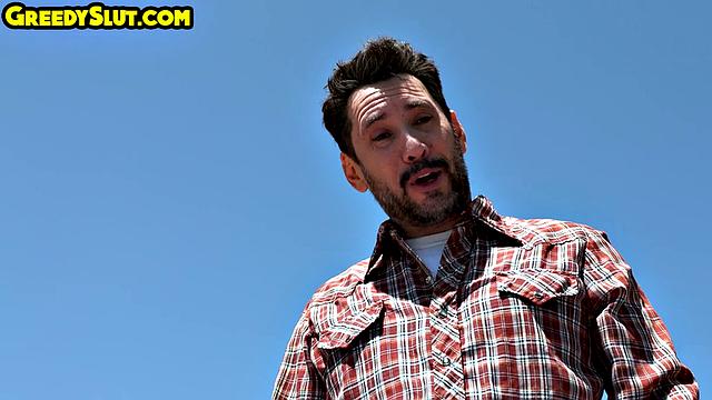 Cutie cuntsmashed by horny DILF