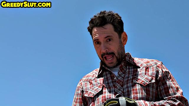 Cutie cuntsmashed by horny DILF