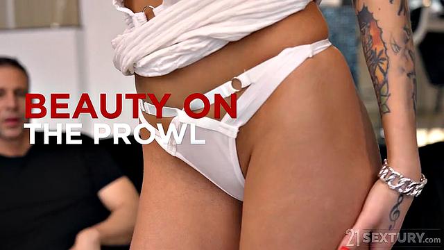 Beautiful On The Prowl, Scene #01