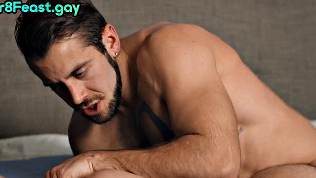 грязный парень получает по жопе от большого члена