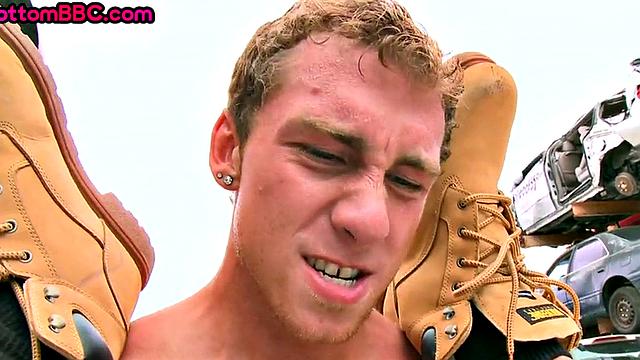 Black thug picked up and fucked outdoors on car