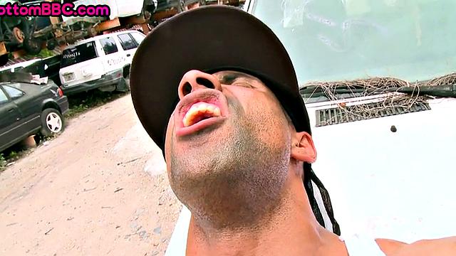 Black thug picked up and fucked outdoors on car