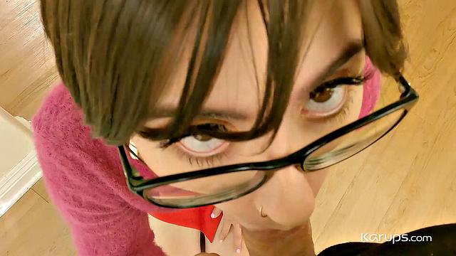 Angeline Red стонет от мощного члена на всю квартиру.