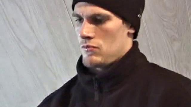 Джонатан дрочит на камеру и не может сдержаться
