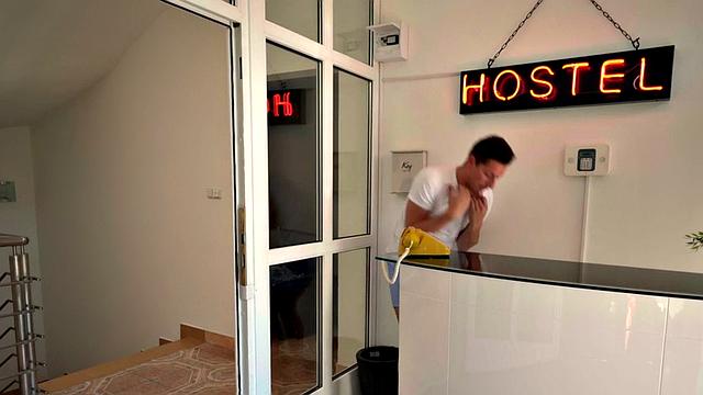 Hostel backpacker amateur gets her cunt slammed