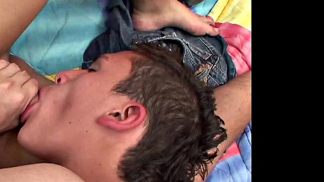 Latnio twink analfucked in after exchanging blowjobs