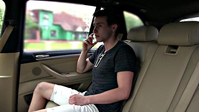 Cheating hubby gets his trimmed pussy licked & fucked in cab