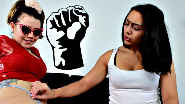 Dykes Passionate Kisses