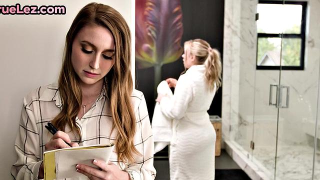 Sexy 21yo bae eats BFF lesbo pussy while fingering