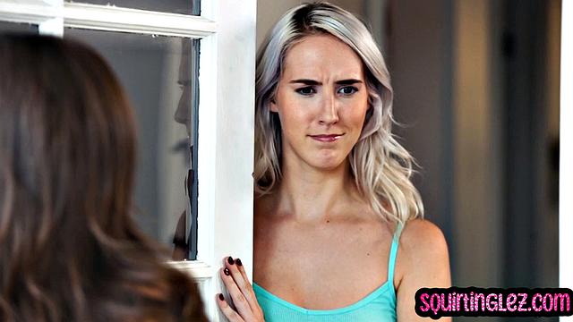 Busty MILF pussyeaten by petite babe