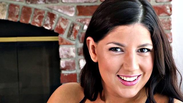 Миранда любит жесткое доминирование и бурные оргазмы