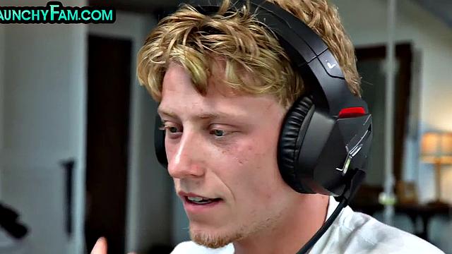 Cute petite stepsis got doggystyle fucked by stepbro