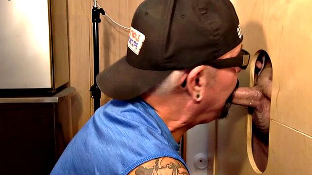 Gloryhole daddy face jizzed after giving blowjob
