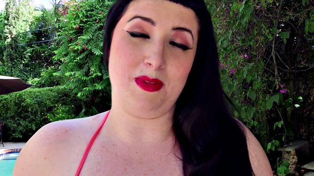 Jenna Valentine's underwater