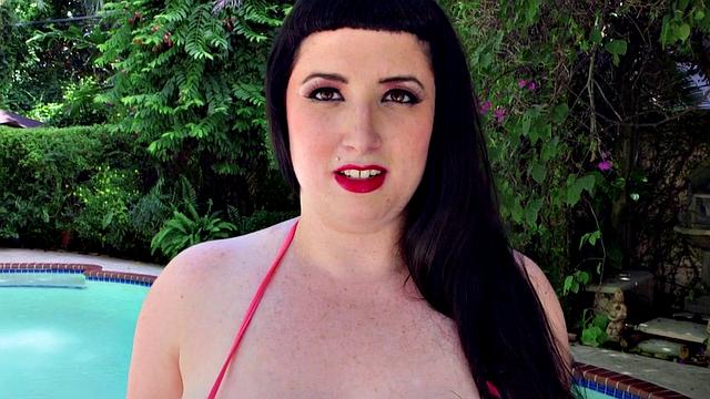 Jenna Valentine's underwater