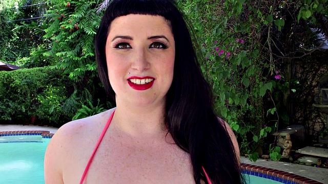 Jenna Valentine's underwater