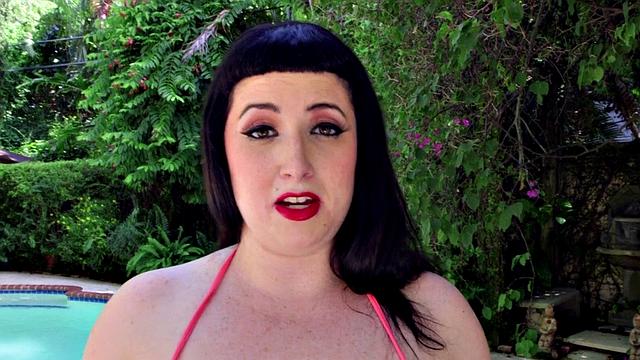 Jenna Valentine's underwater