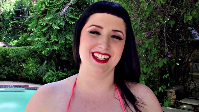 Jenna Valentine's underwater