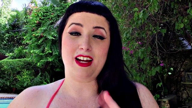 Jenna Valentine's underwater