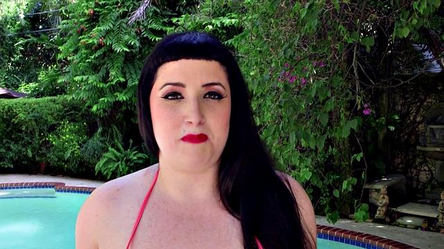 Jenna Valentine's underwater