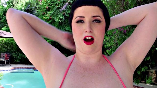 Jenna Valentine's underwater