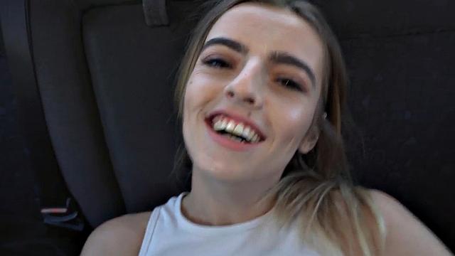 Amateur taxi slut fucked outdoor by lucky driver