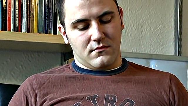 Kurtz milks a thick cock until there's nothing left-now that's what I call dedication!