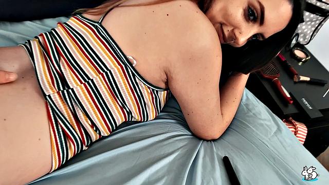 Teen Amateur Gets Pounded By Thick Cock