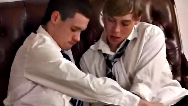 Amateur 21yo jock analsmashed by partner