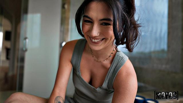 страсть на пределе: зрелая меган mistakes срывает одежду с чарльза dera