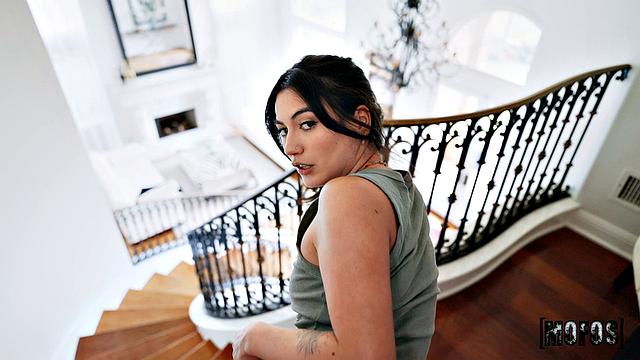 страсть на пределе: зрелая меган mistakes срывает одежду с чарльза dera