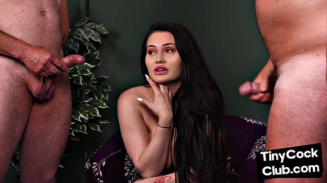 Жесткая британская госпожа унижает лузера с микрочленом