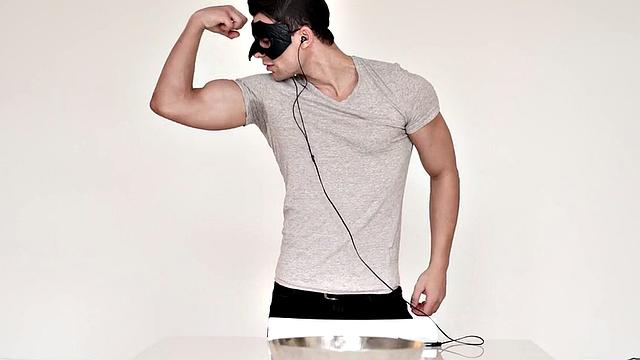 Handsome masked amateur stud masturbates and cums