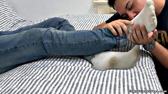 Russ' Size 11 Feet Get Worshiped - Russ