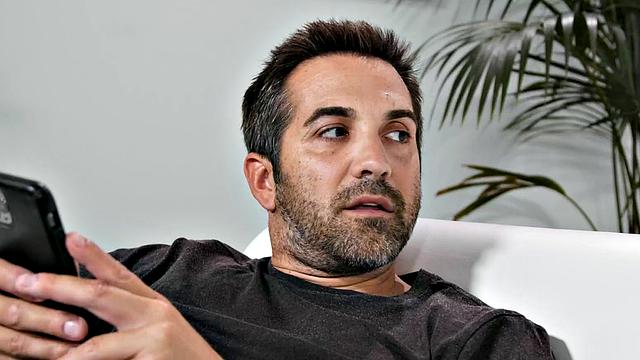 Hairy babe gets pussysmashed after bj