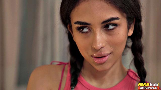 Задрот в очках наконец-то трахает подругу мечты