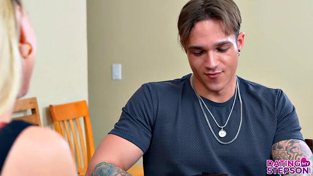 Playing My Cards - S4:E1