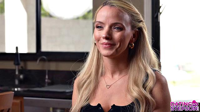 Playing My Cards - S4:E1