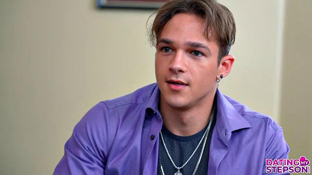 Playing My Cards - S4:E1