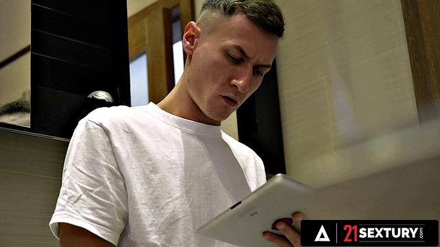 21 SEXTURY - Shalina Devine DPd by 2 Donors in Clinic Threesome