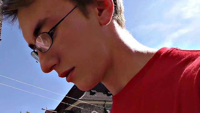 HUNT4K. Sex for money with hunter is how gal earns on vacation